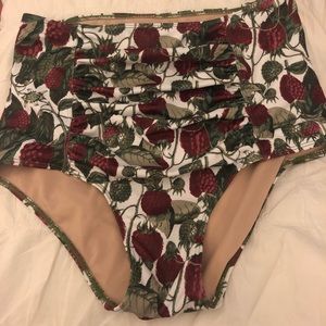 Kortni Jeane Raspberry print bottoms size S